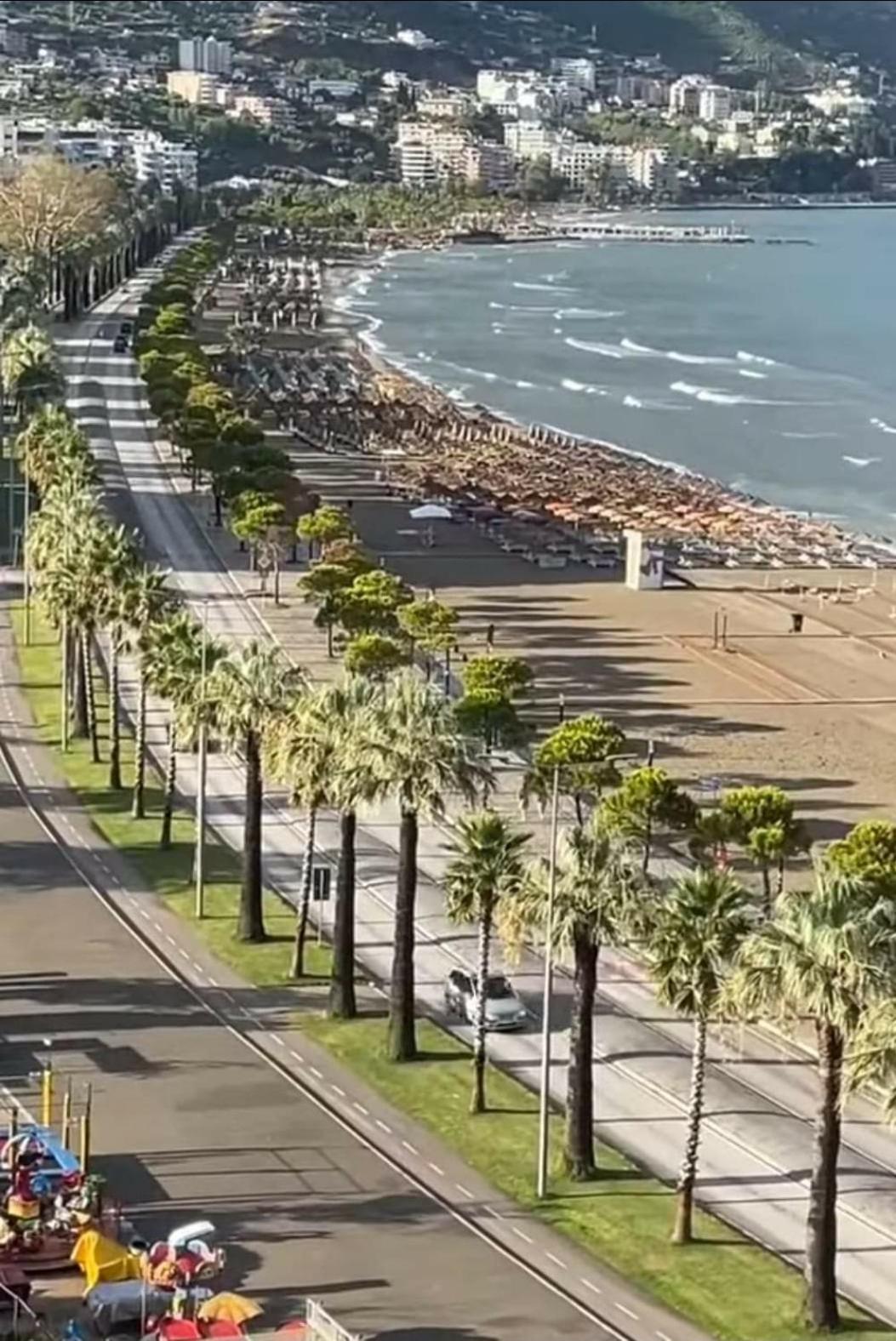 City Beachfront Apartments Vlorë Exterior foto